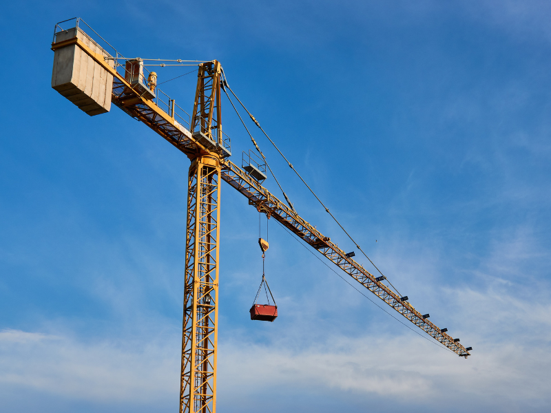 Kranservice auf Baustelle – Elox Technik